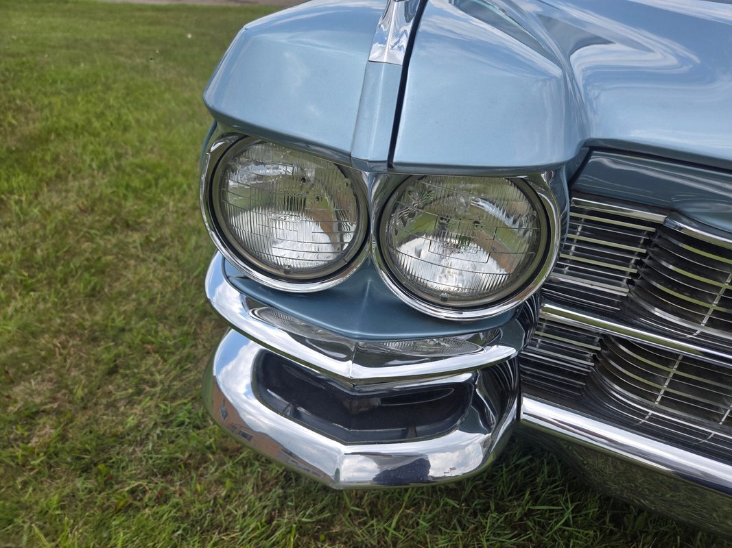Cadillac-DeVille-1963-25