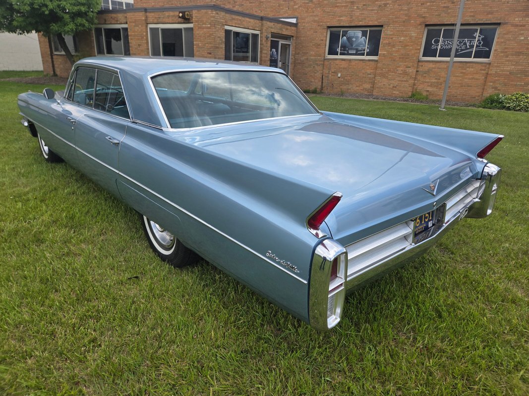 Cadillac-DeVille-1963-3