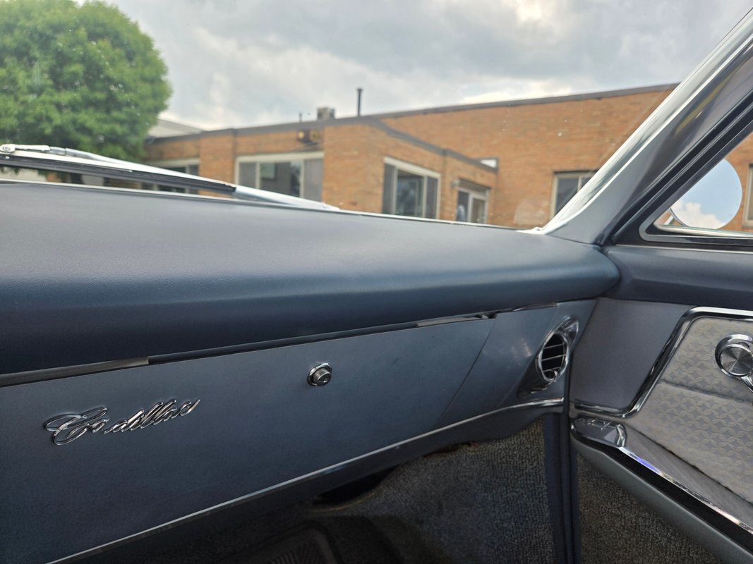 Cadillac-DeVille-1963-30