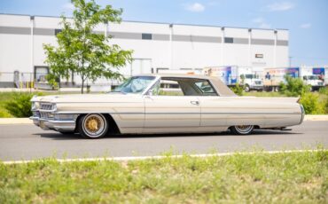 Cadillac-DeVille-1964-Coupe-13