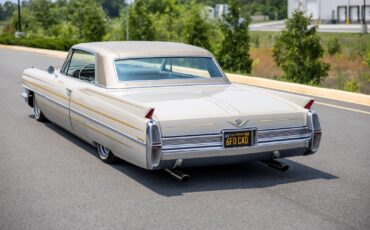 Cadillac-DeVille-1964-Coupe-17