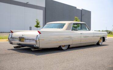 Cadillac-DeVille-1964-Coupe-19