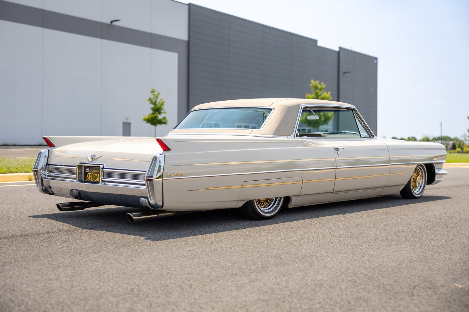 Cadillac-DeVille-1964-Coupe-19