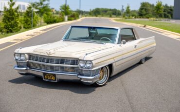 Cadillac-DeVille-1964-Coupe-2