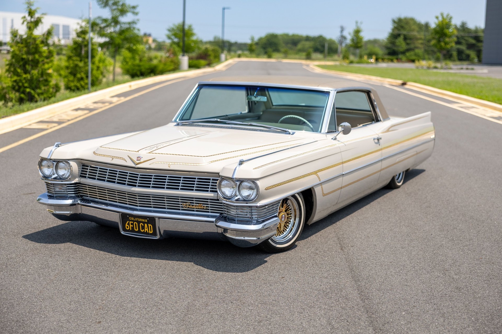 Cadillac-DeVille-1964-Coupe-2