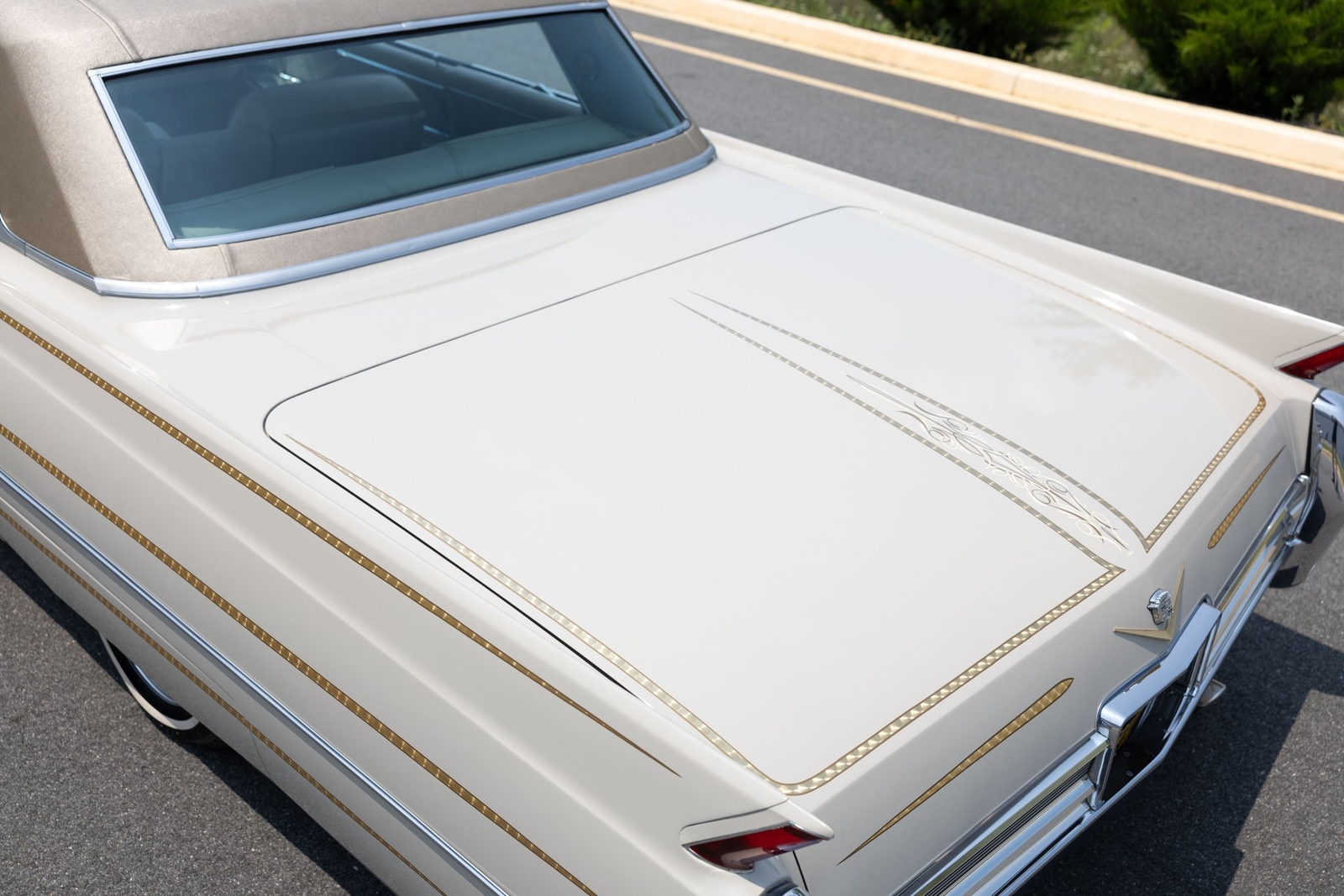 Cadillac-DeVille-1964-Coupe-24