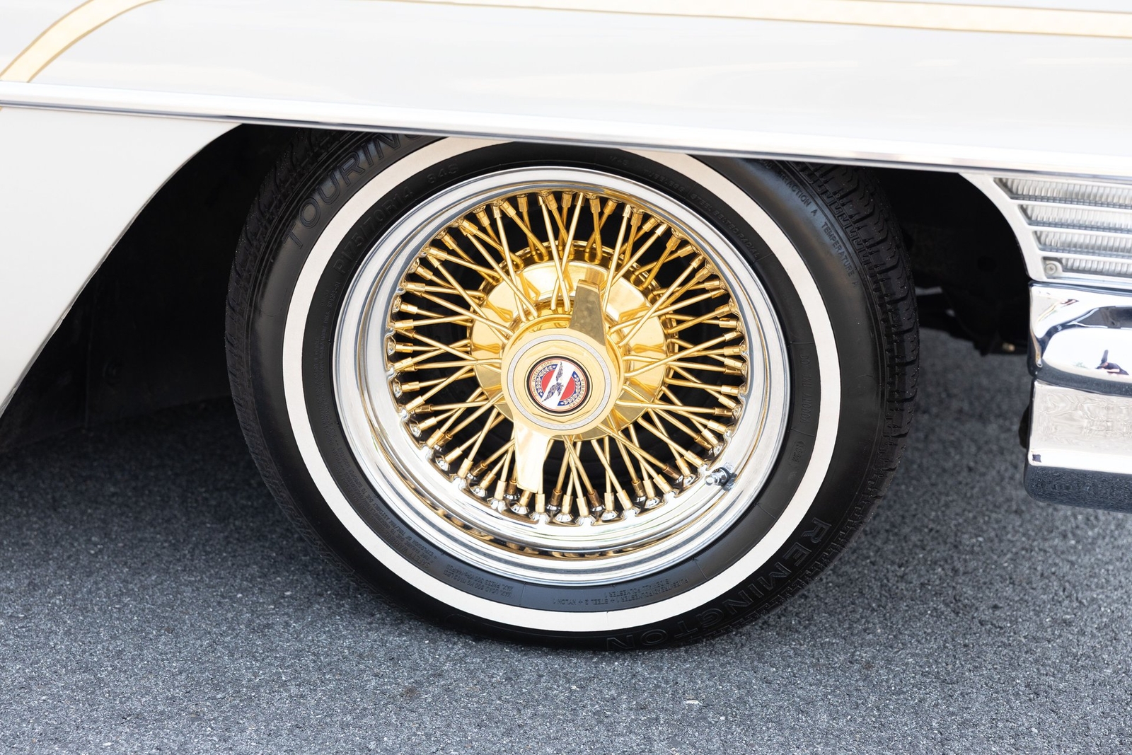 Cadillac-DeVille-1964-Coupe-30