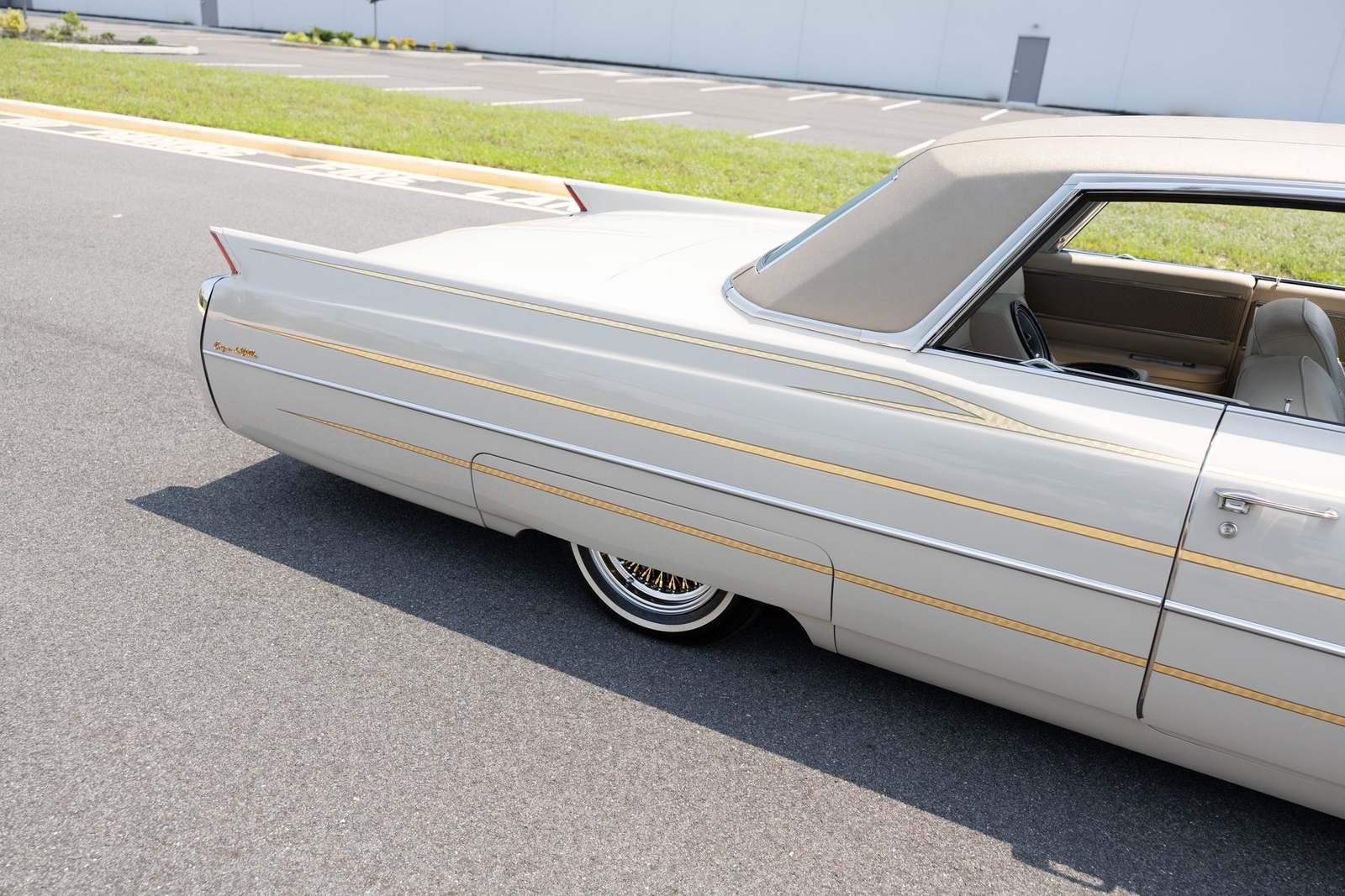 Cadillac-DeVille-1964-Coupe-31