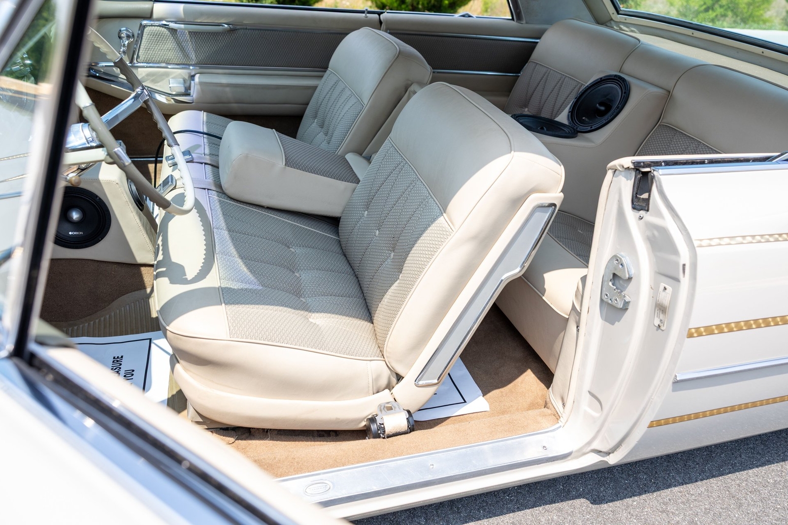 Cadillac-DeVille-1964-Coupe-32