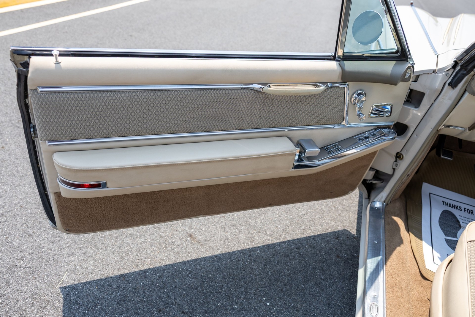 Cadillac-DeVille-1964-Coupe-34