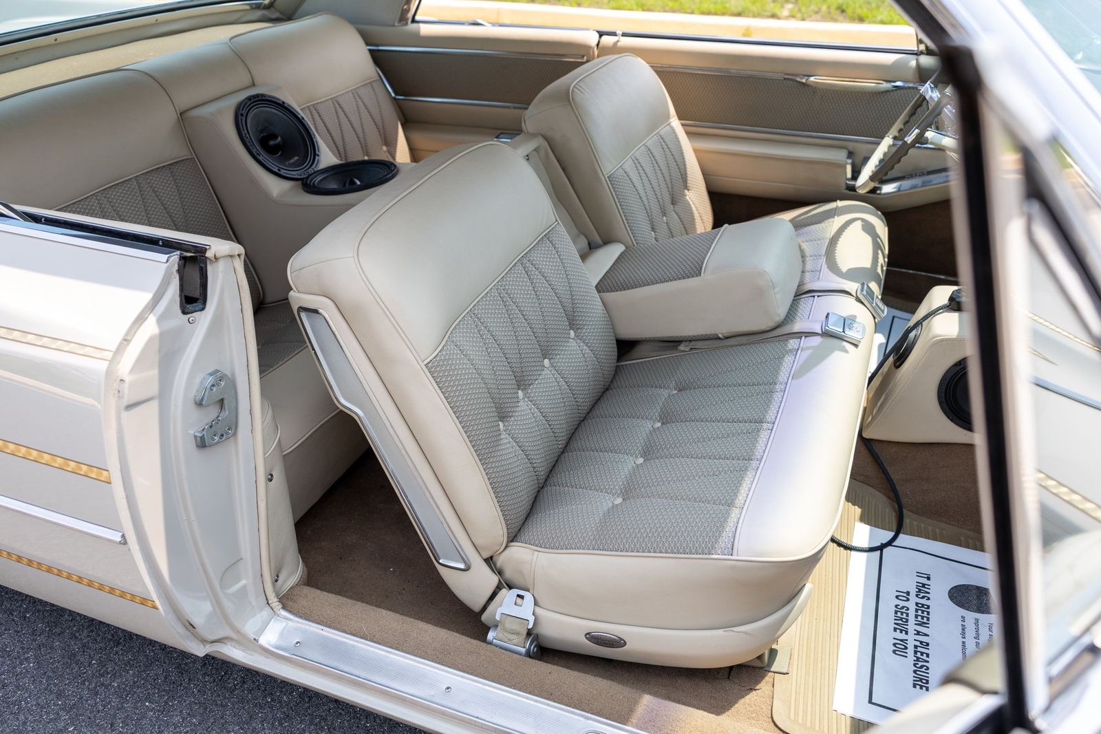 Cadillac-DeVille-1964-Coupe-38
