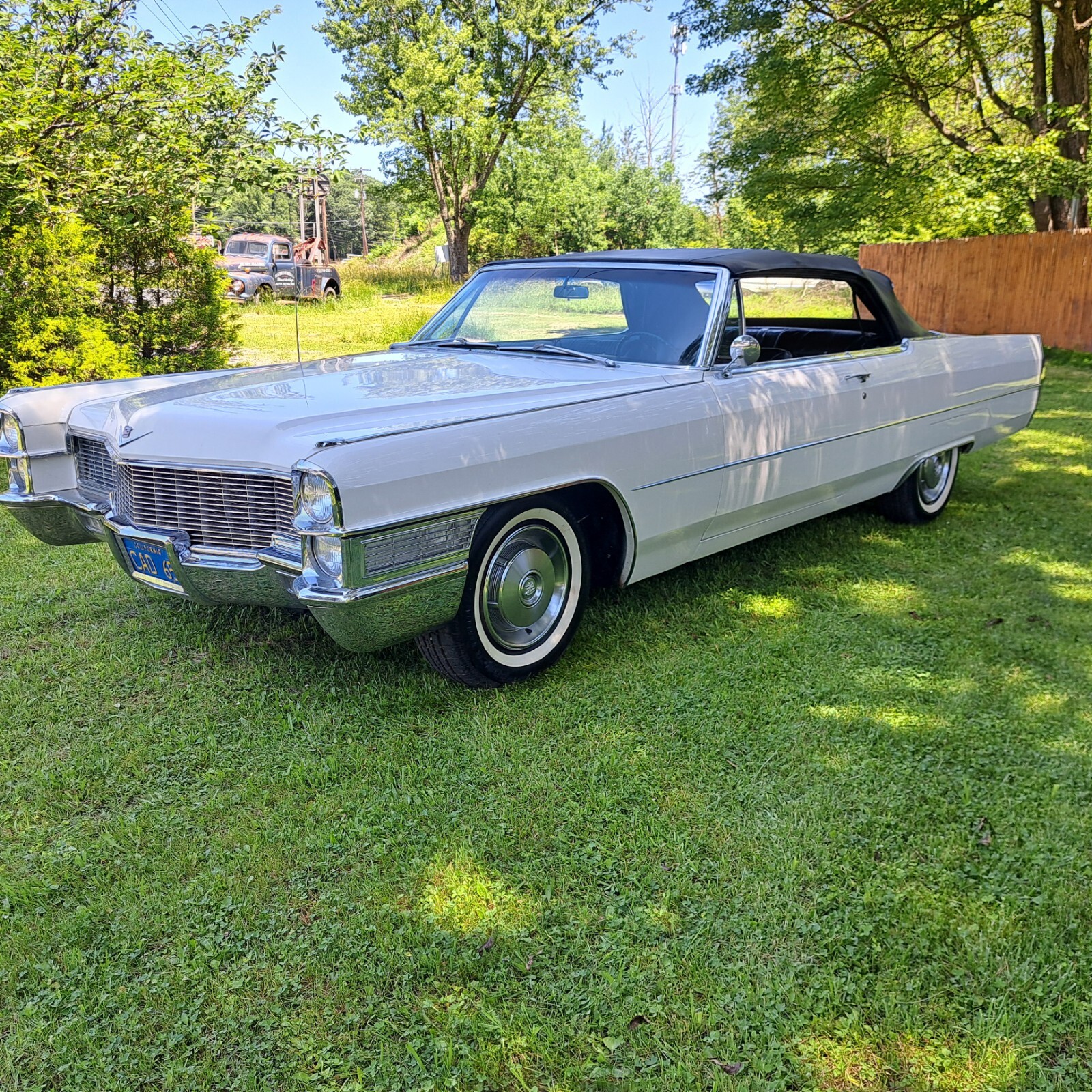 Cadillac-DeVille-1965-Convertible-4