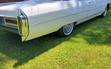 Cadillac-DeVille-1965-Convertible-9