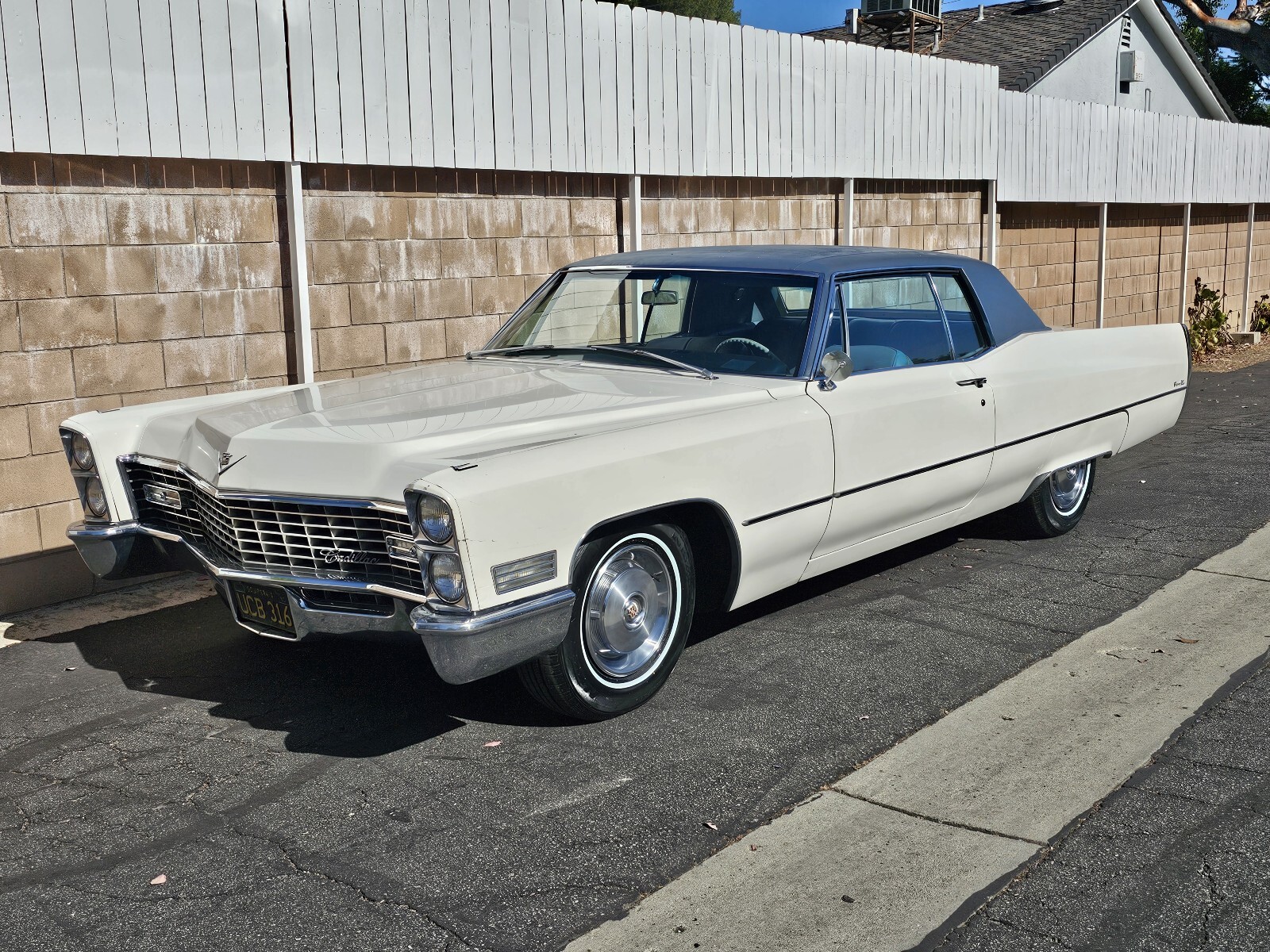 Cadillac-DeVille-1967-1