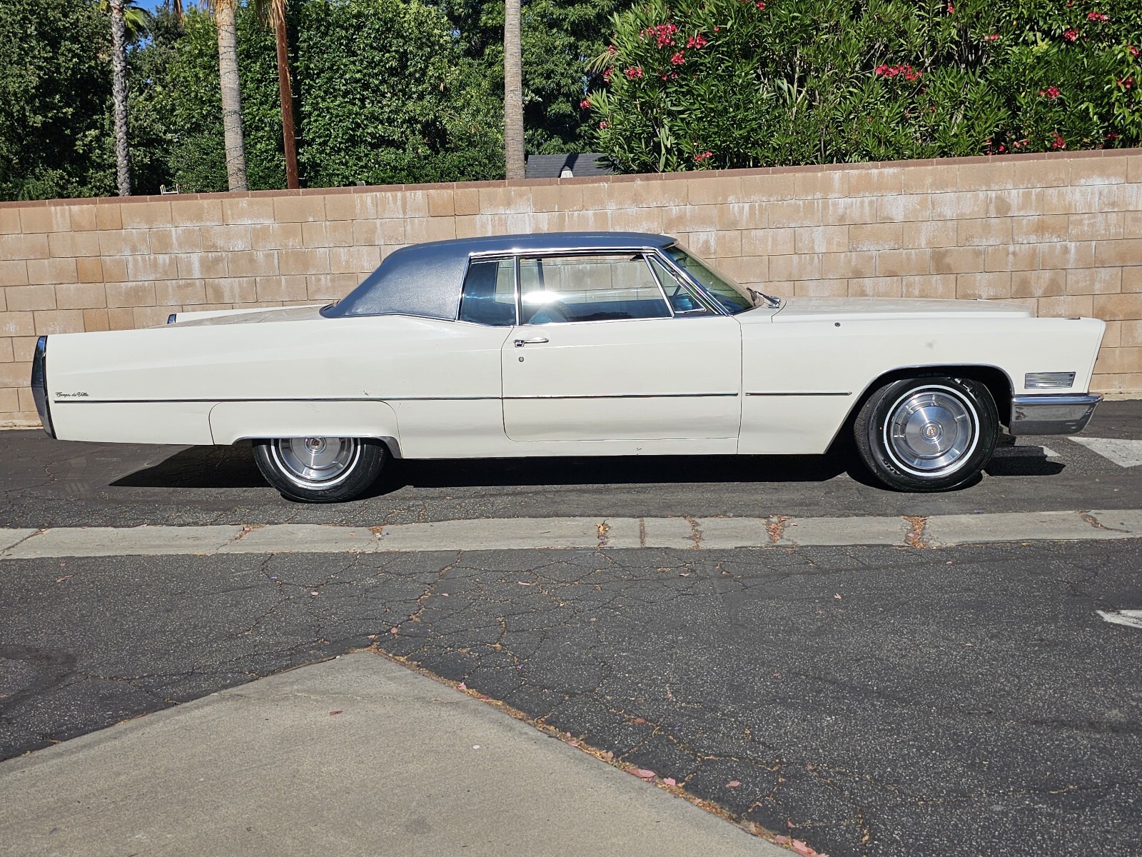 Cadillac-DeVille-1967-24