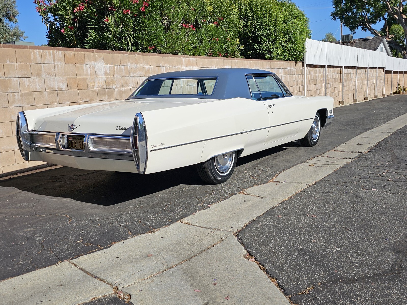 Cadillac-DeVille-1967-25