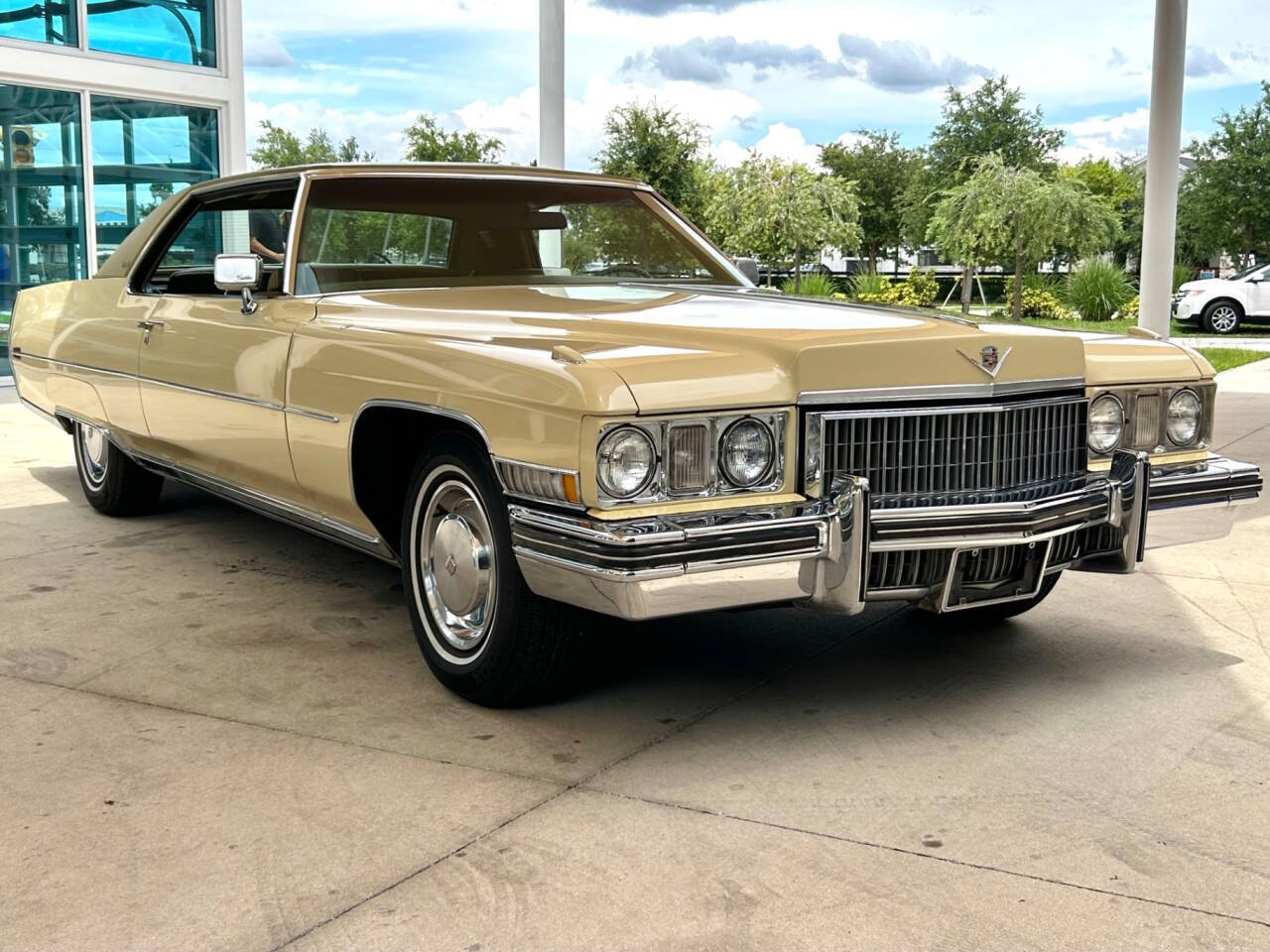 Cadillac-DeVille-1973-Coupe-2