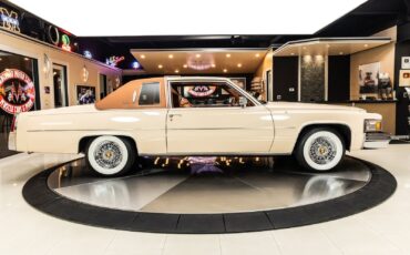 Cadillac-DeVille-1977-Coupe-10