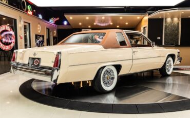 Cadillac-DeVille-1977-Coupe-11