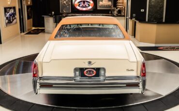 Cadillac-DeVille-1977-Coupe-14