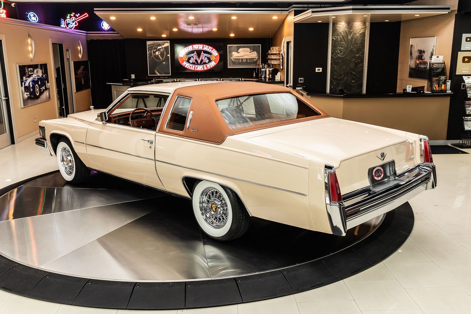 Cadillac-DeVille-1977-Coupe-16