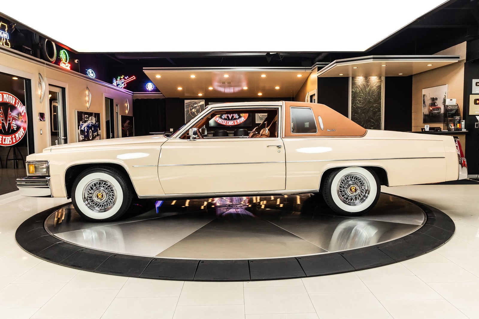 Cadillac-DeVille-1977-Coupe-17