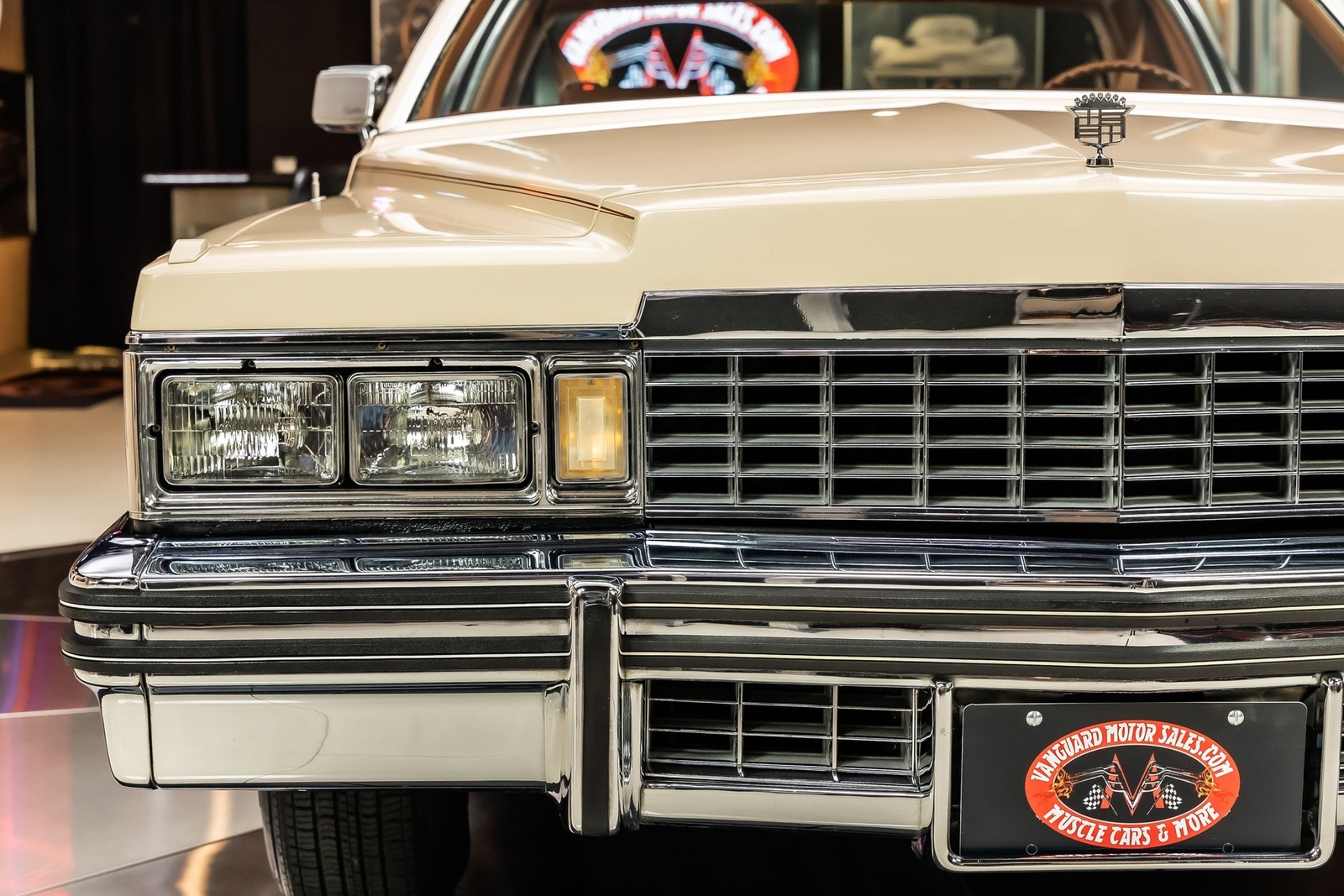 Cadillac-DeVille-1977-Coupe-19