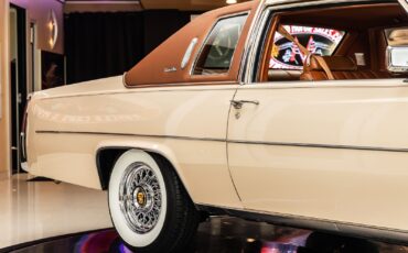 Cadillac-DeVille-1977-Coupe-21