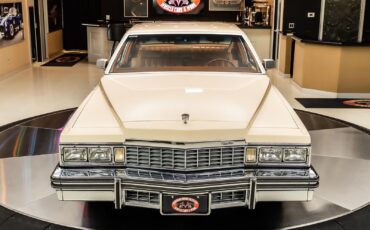 Cadillac-DeVille-1977-Coupe-7