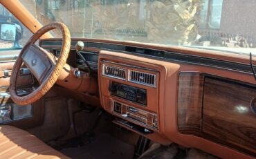 Cadillac-DeVille-1978-8