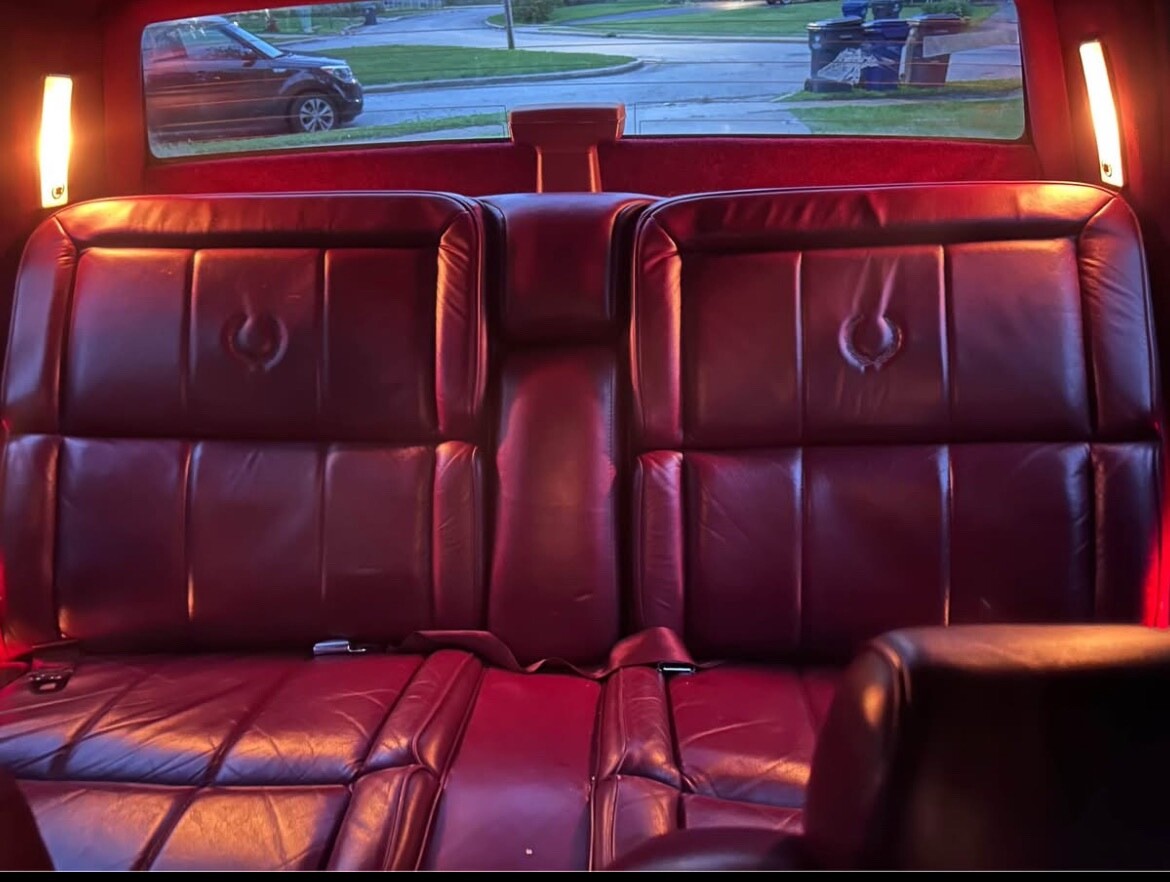 Cadillac-DeVille-1988-4