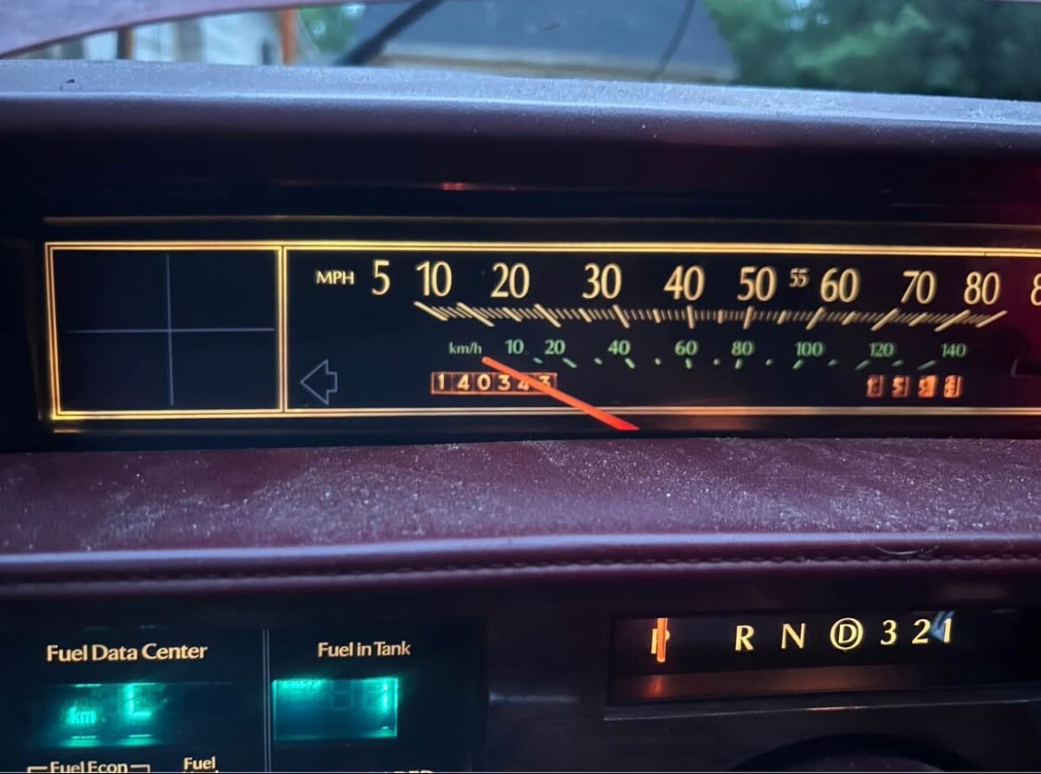 Cadillac-DeVille-1988-5