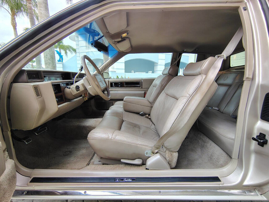 Cadillac-DeVille-1991-Coupe-7