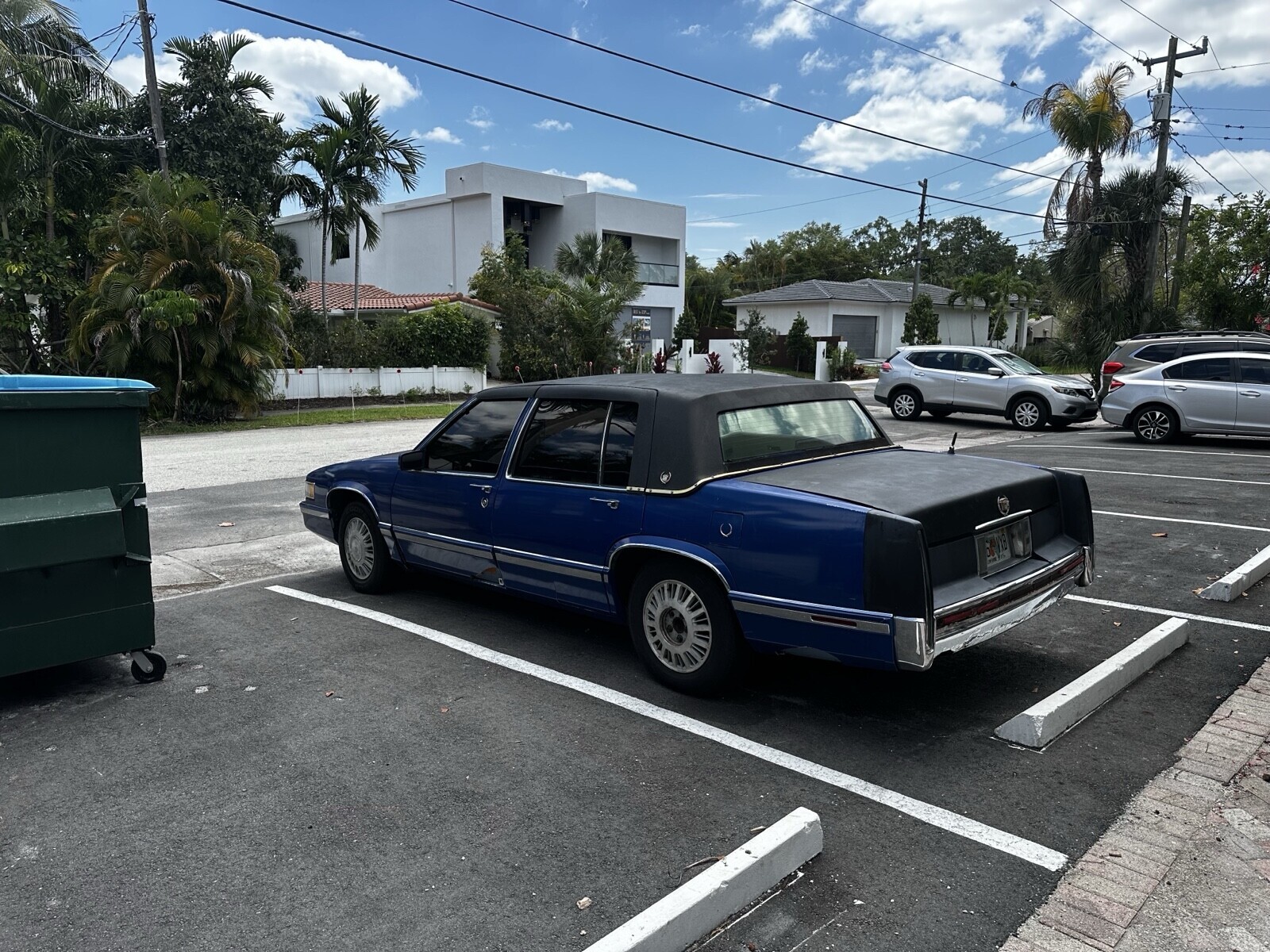 Cadillac-DeVille-1992-Sedan-1