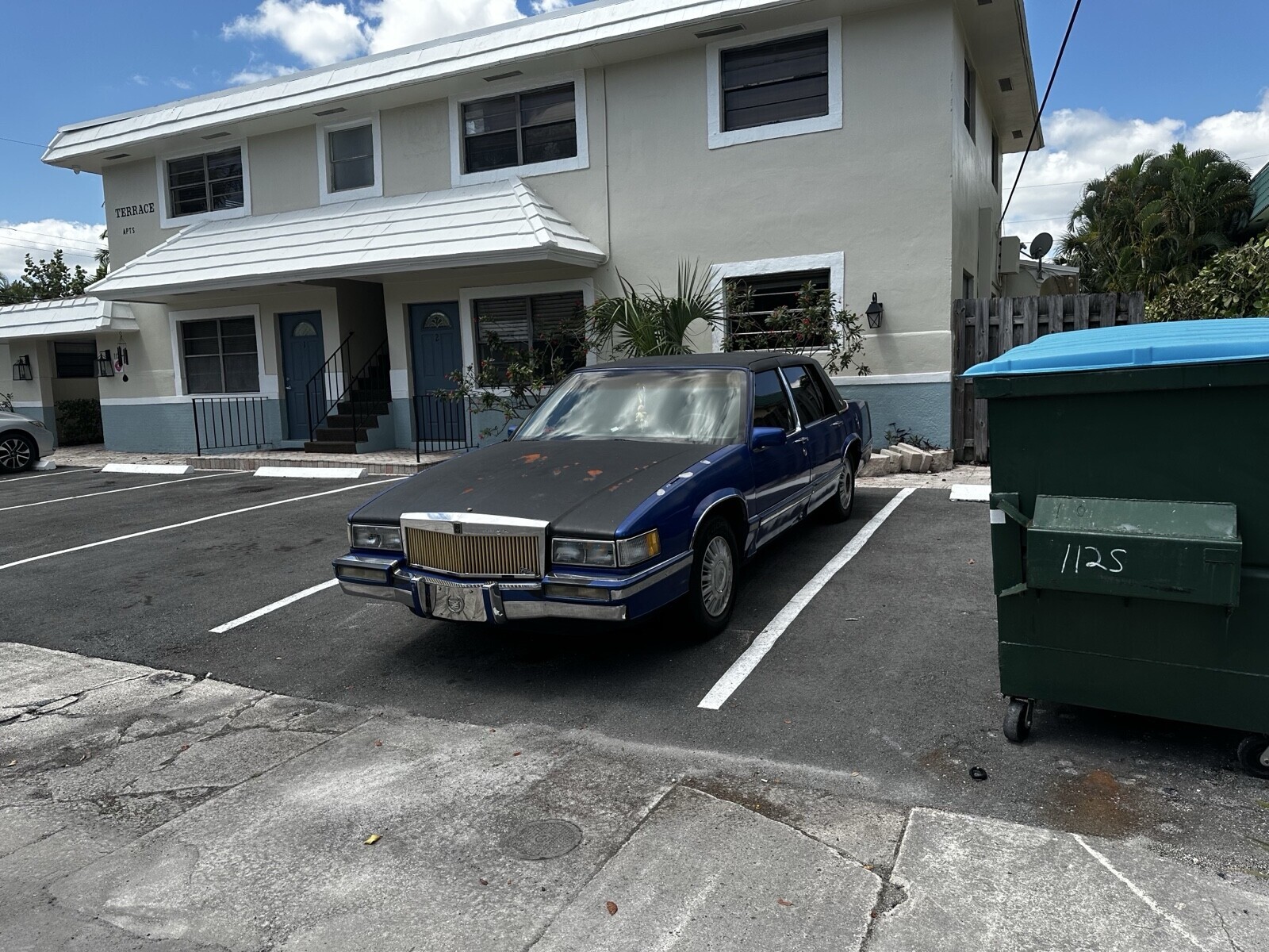 Cadillac-DeVille-1992-Sedan-2