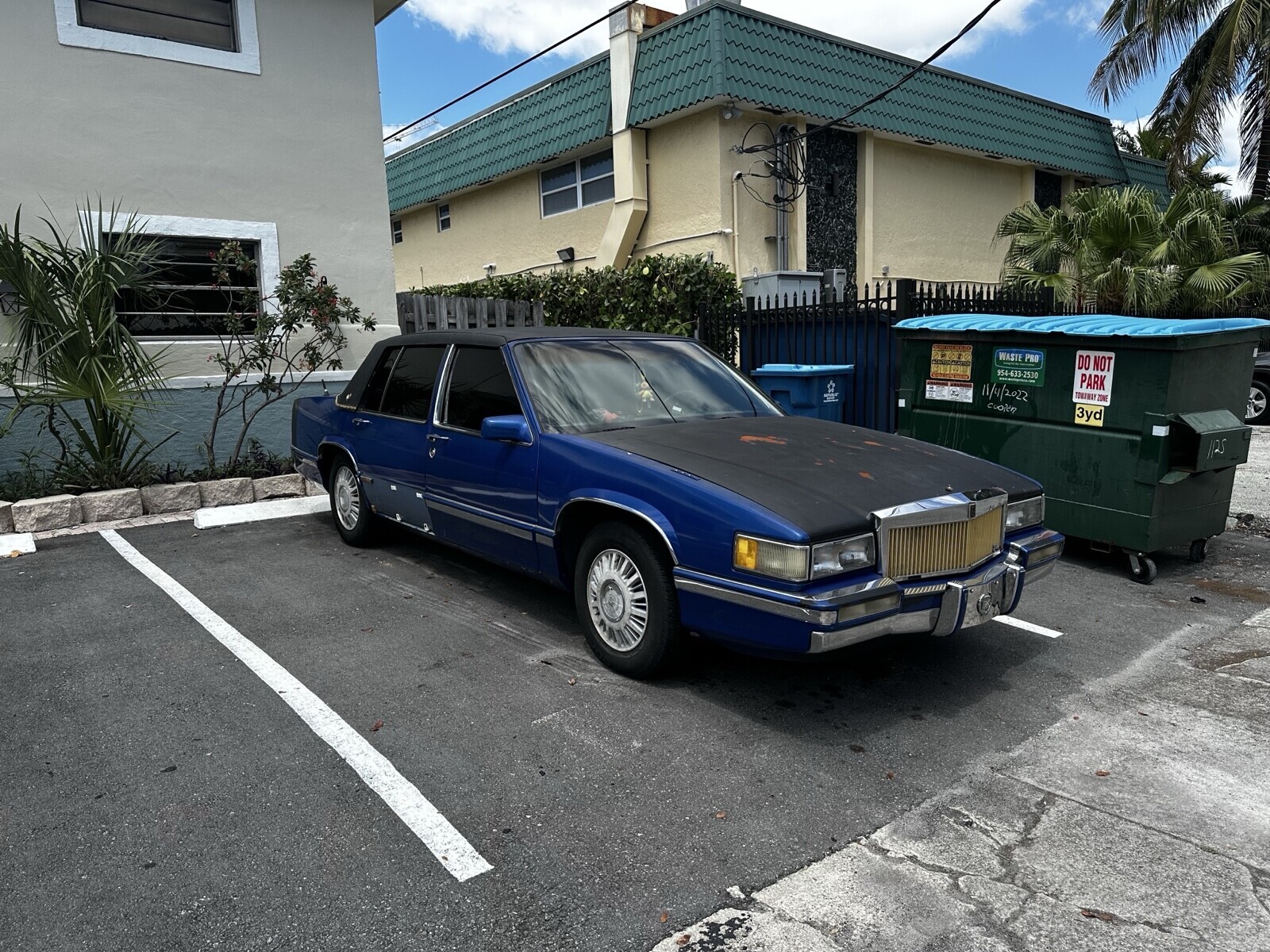 Cadillac-DeVille-1992-Sedan-3