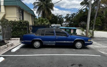 Cadillac-DeVille-1992-Sedan