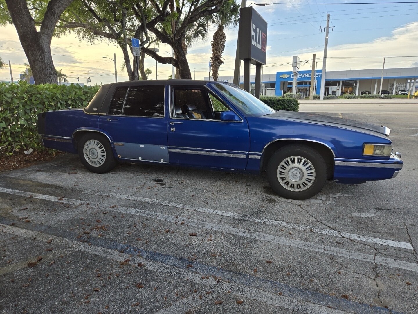 Cadillac-DeVille-1992-Sedan-5