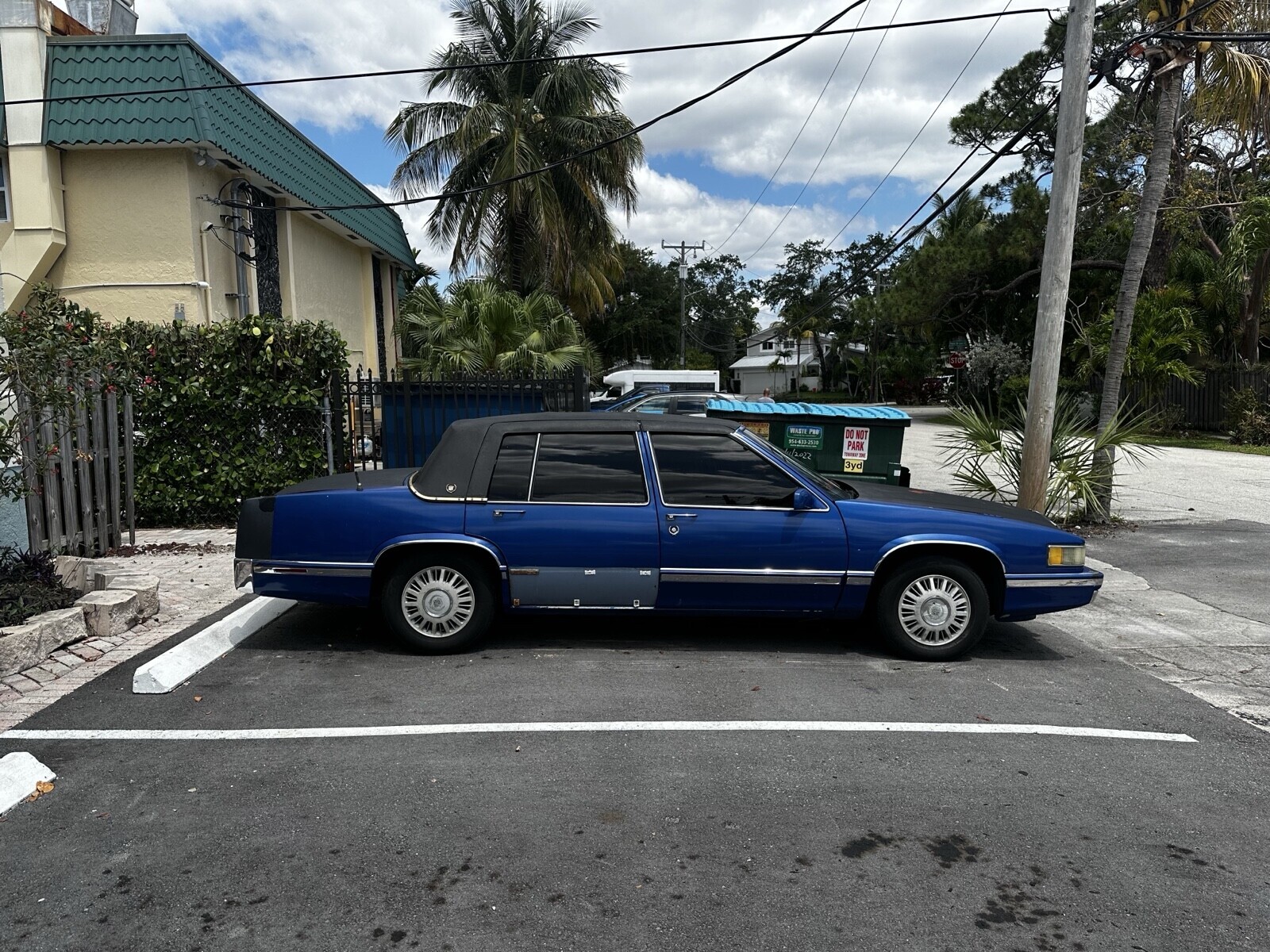 Cadillac DeVille 1992 Sedan