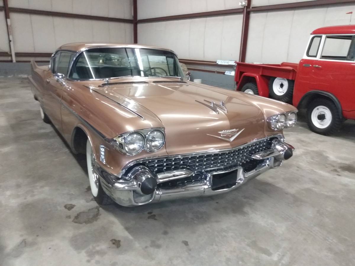 Cadillac-Deville-1958-brown-1