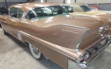 Cadillac-Deville-1958-brown-3