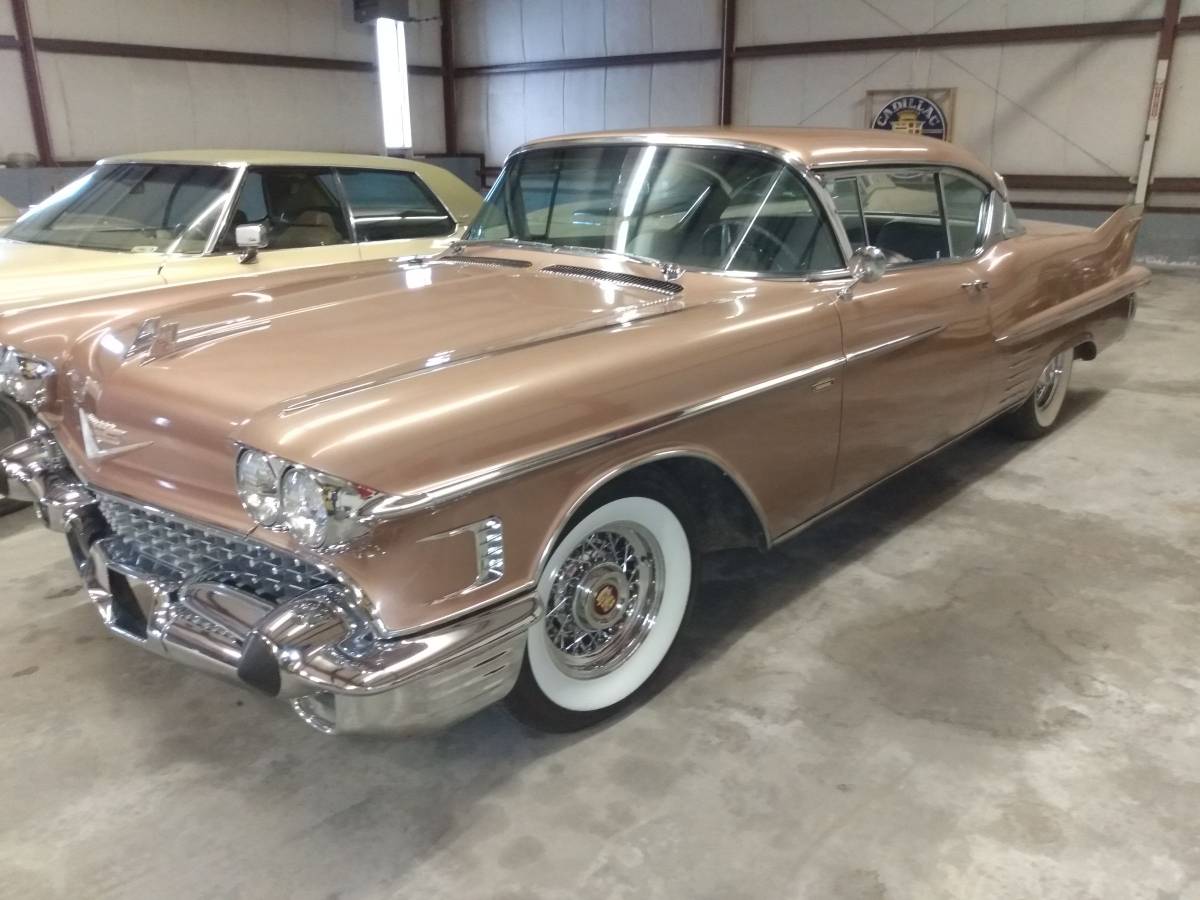 Cadillac-Deville-1958-brown-4