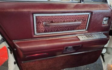 Cadillac-Deville-1968-white-14
