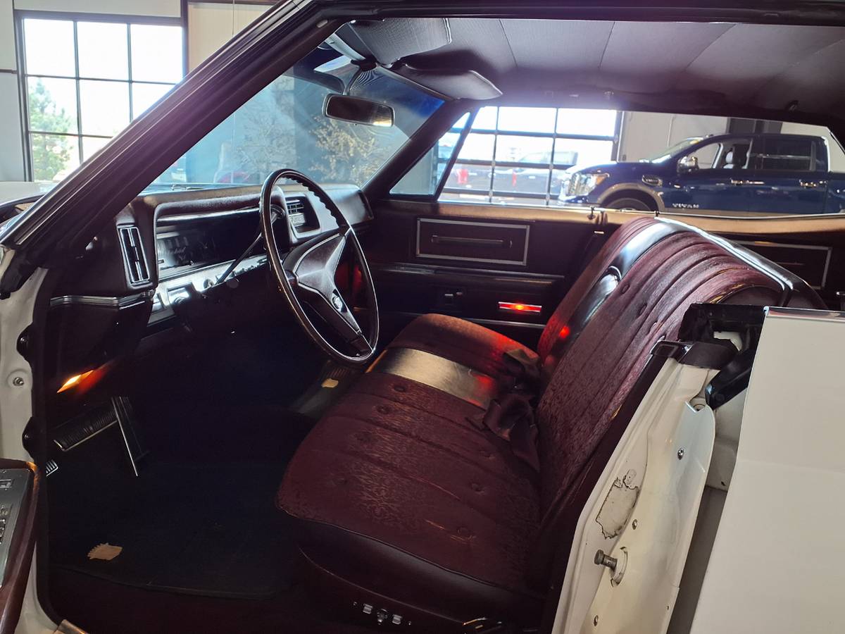 Cadillac-Deville-1968-white-16