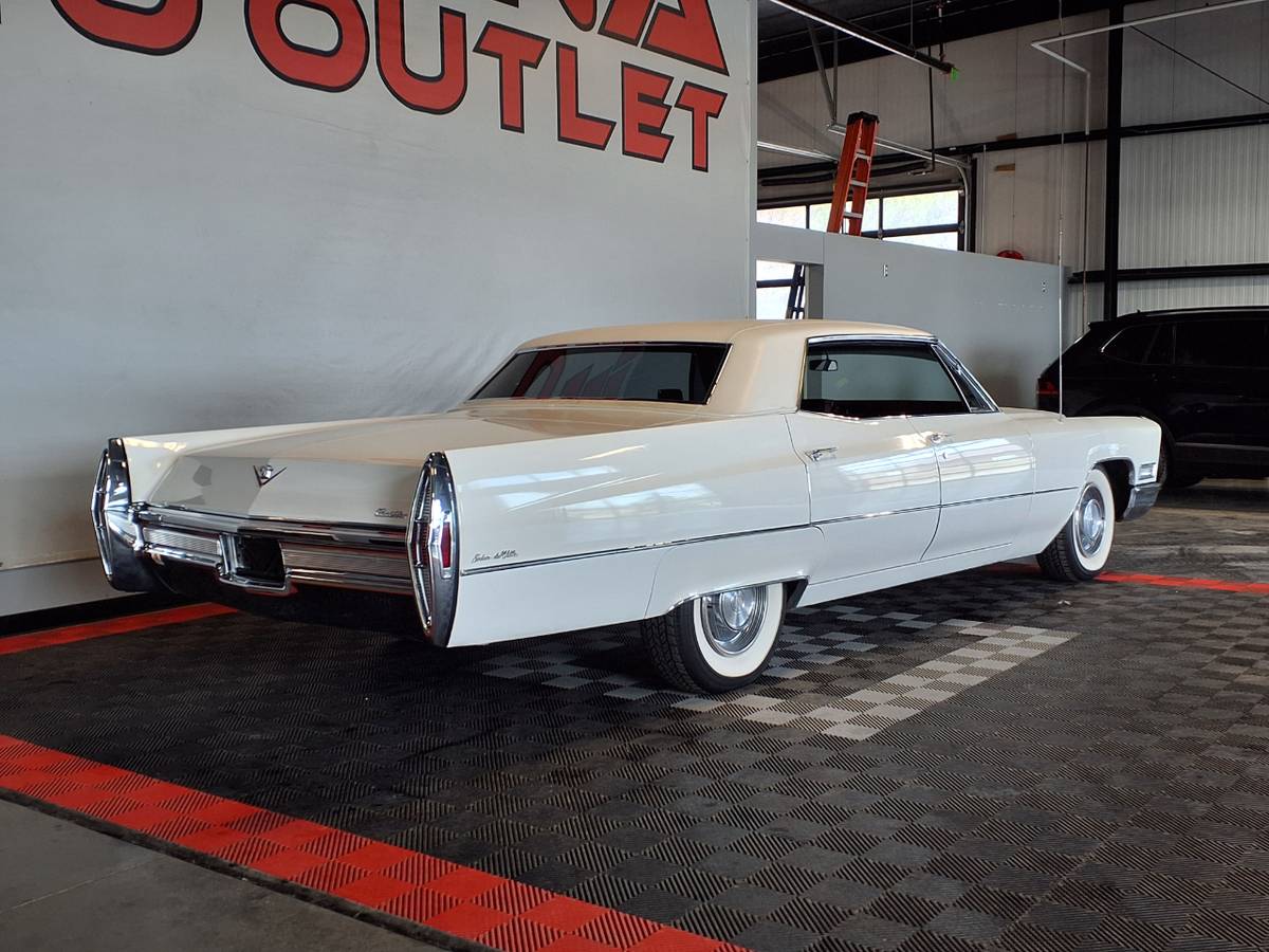 Cadillac-Deville-1968-white-5