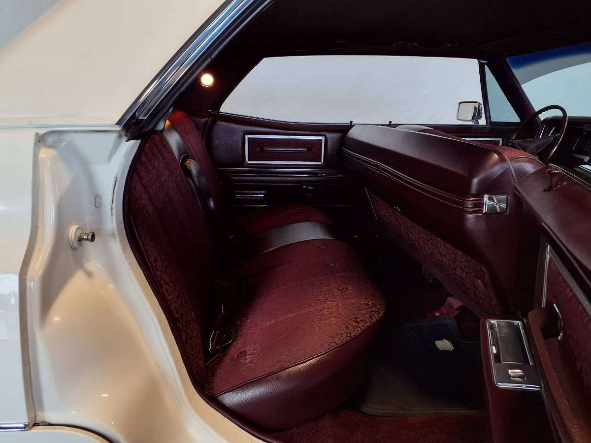 Cadillac-Deville-1968-white-7