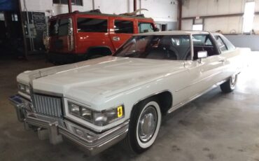 Cadillac-Deville-1975-white-1