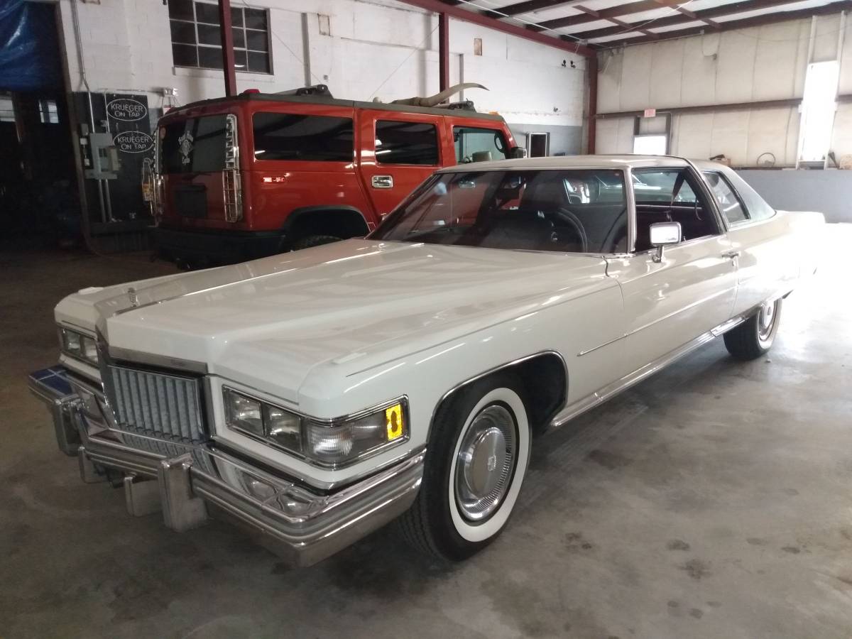 Cadillac-Deville-1975-white-1