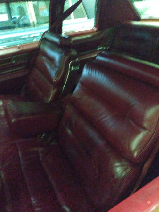 Cadillac-Deville-1975-white-3
