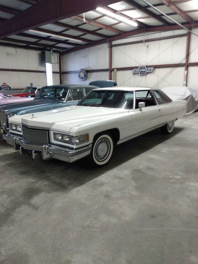 Cadillac Deville  1975 white